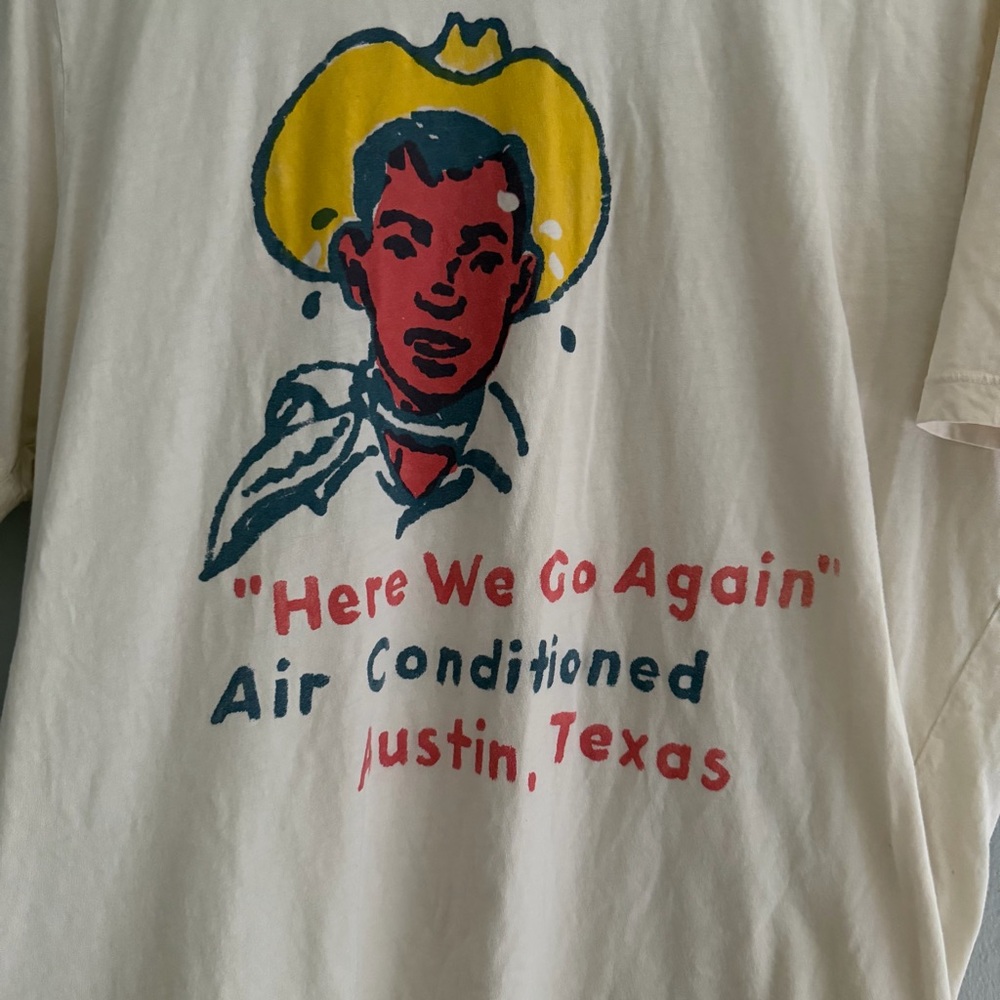 imogene + willie Cream Graphic T-Shirt - Picture 2 of 6